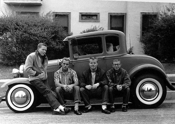 13. Ergenler ve ilk arabaları (1950'ler)