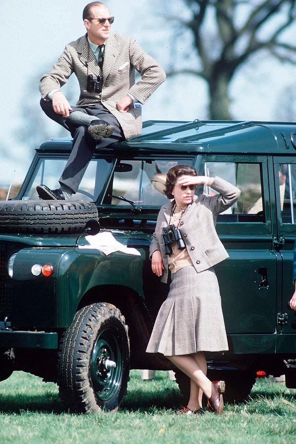 47. At yarışlarını seyreden Kraliçe Elizabeth ve Prens Phillip (1968)