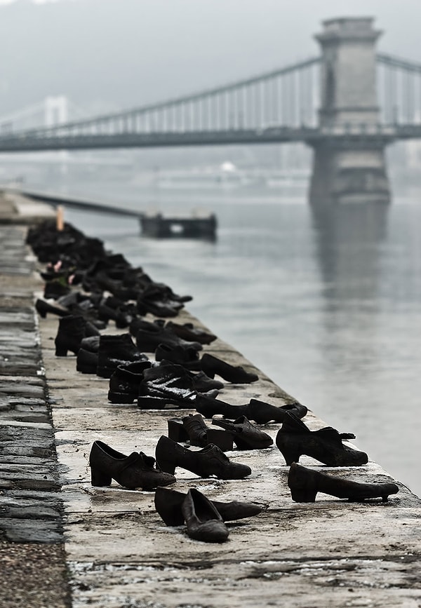 6. Tuna Nehri kıyısındaki ayakkabılar, Budapeşte, Macaristan