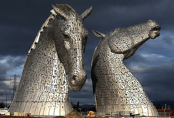 23. Kelpies (At şeklinde deniz perisi), Grangemouth, İngiltere