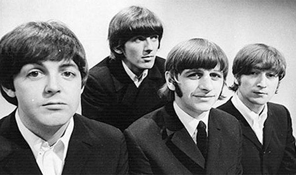 7. Decca Records prodüksiyon şirketinin, The Beatles’ın satmayacağını düşünerek grubun teklifini geri çevirmesi