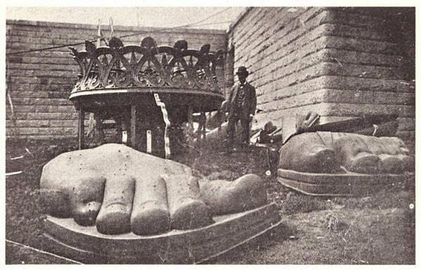 41. Özgürlük Anıtı'nın yapım aşamasındaki ayakları, 1885