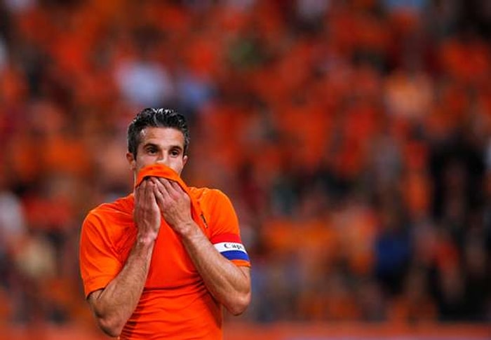 Hollanda'da Van Persie Alarmı