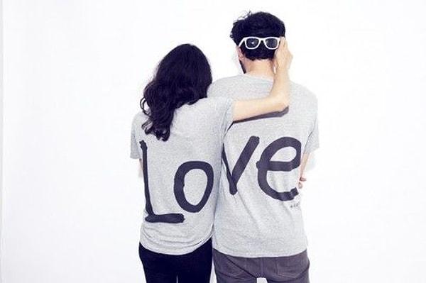7. Çiftlere Özel Love Tişört
