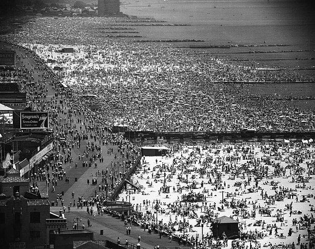 12. Coney Adası'nda yoğun bir gün, Brooklyn, New York, 1949