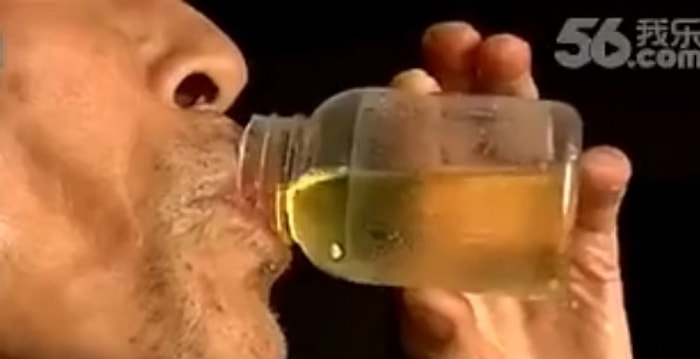 20 Yıldır İdrarını İçen Adam