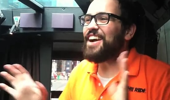 Kadın Sesi Taklidinde Level Atlayan Adam