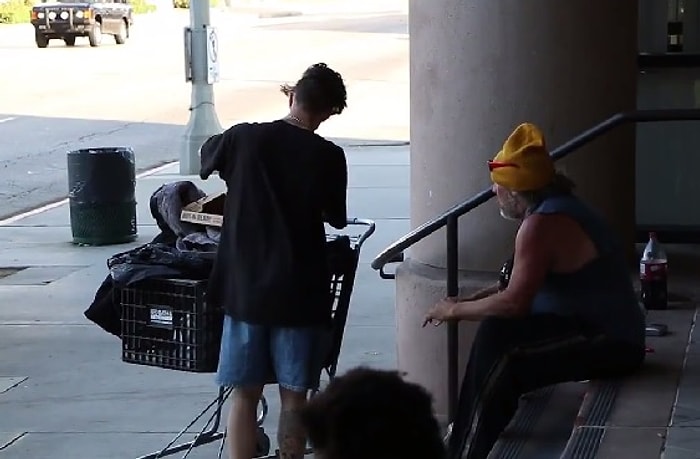 Bazen Daha Aza Sahip Olanlar Daha Çok Verir | Sosyal Deney İçerir