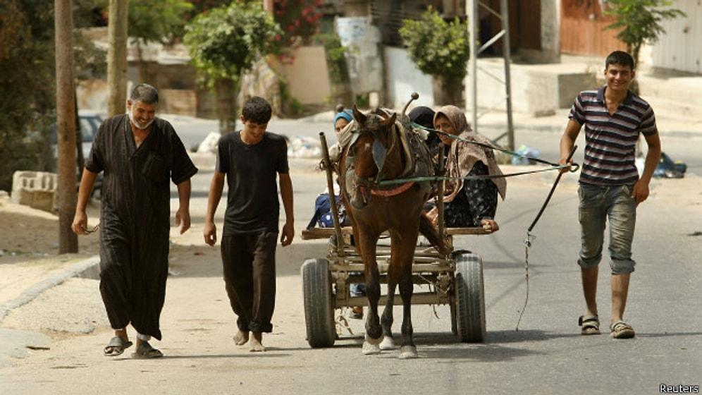 Binlerce Gazzeli Evlerini Terk Ediyor