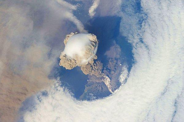 21. Rusya'daki Sarychev Peak Volkanının patlaması, 2009