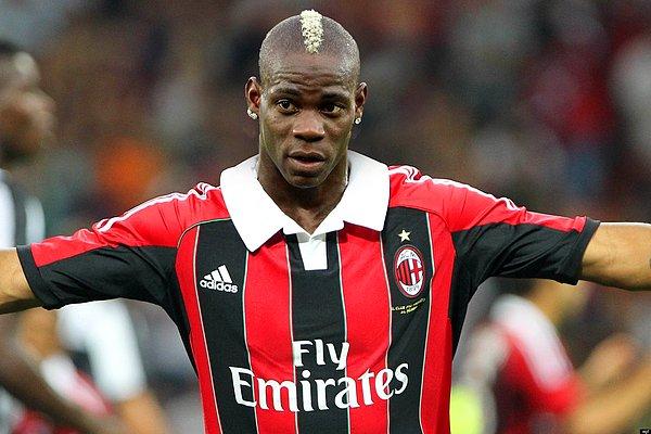 10) INTER’de oynarken bir TV şovunda AC Milan’ın formasını giyip, Milan’ı desteklediğini söyledi.