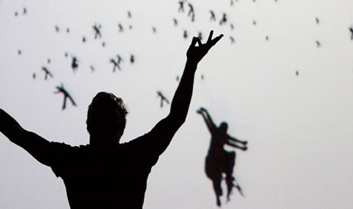 Amerika Yetenek Yarışmasında Muhteşem Dans ve Projeksiyon Gösterisi