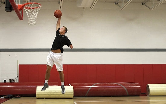 Tek Kolu Olmadan Harikalar Yaratan Basketbolcu