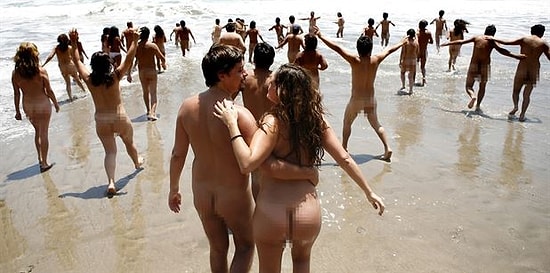 İspanya'da Herkes Denize Çıplak Girecek!
