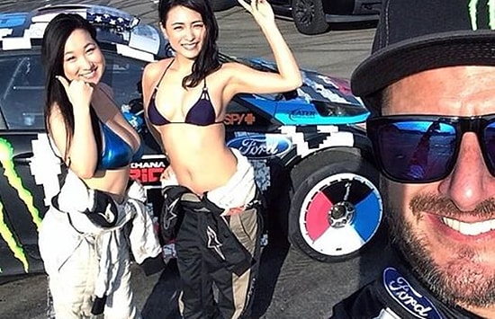 Ken Block Yanladıkça Bikinili Japon Kızlar da Yanlıyor