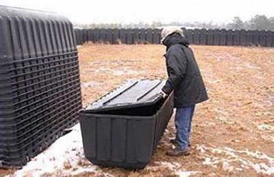 Plastik tabutlar ve toplama kampları
