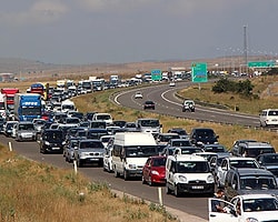 Bolu'da 20 Kilometrelik Araç Kuyruğu