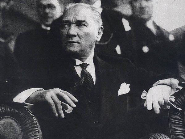 7. Beğeni artsın diye Atatürk'ün veya Erdoğan'ın fotoğrafını paylaşmak