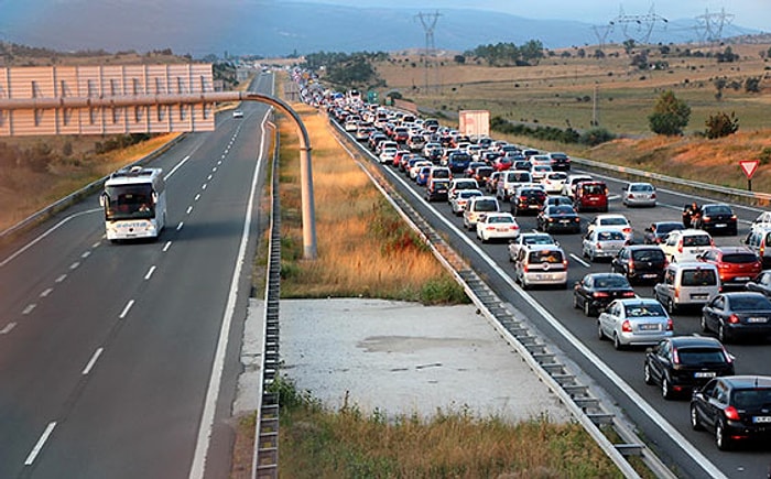 Tatil Kuyruğu 30 Kilometreye Ulaştı