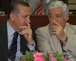 AKP Kurucusu İstifa Etti