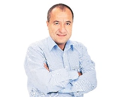 Paralelin Kökü Kozmik Oda'da | Mehmet Tezkan | Milliyet