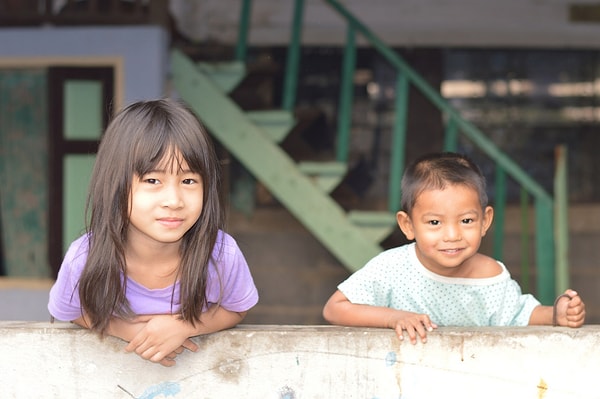 13. Ощутить приятность и тепло любви гораздо раньше тех у кого нет старшей сестры.