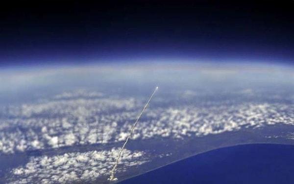 30. Uluslararası Uzay İstasyonu tarafından görüntülenen uzay mekiği Atlantis.