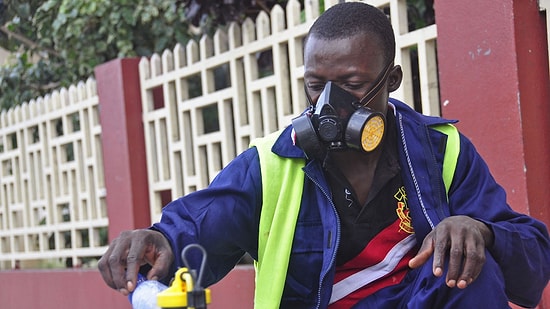 Ebola Kabusu Afrika'da Hızla Yayılıyor; 729 Kişi Öldü