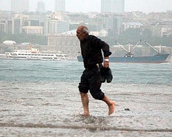 Beklenen Yağış Geldi, İstanbul'u Yine Sel Aldı, Üsküdar Bildiğiniz Gibi...
