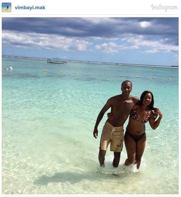 10. Instagram'a göre plajdaki mutlu çift