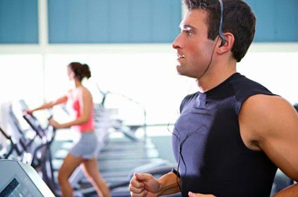 36.Spor yaparken müzik dinlemek, hızınızı ve vücudun dayanıklılığını %15 arttırır.