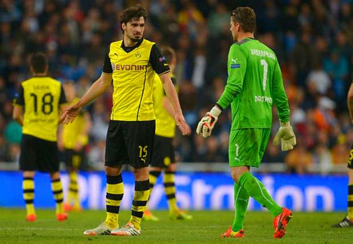 Dortmund'da Kaptanlık Hummels'e Emanet