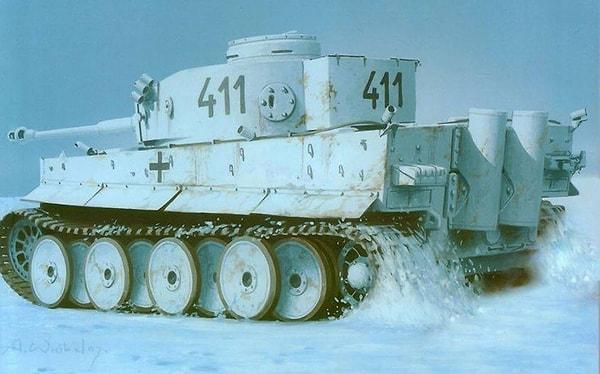 22. Kış kamuflajlı Alman tankı