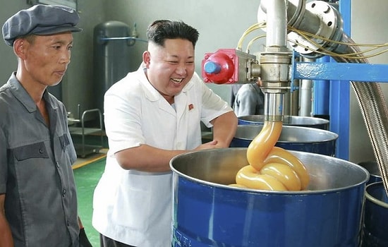 Kim Jong Un'un Fotoğrafına Getirilmiş Birbirinden Renkli 11 Farklı Yorum