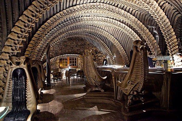 15. H.R. Giger Alien Bar, Gruyere, İsviçre
