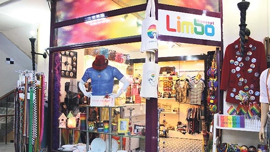 İlk Gökkuşağı Mağazası Açıldı