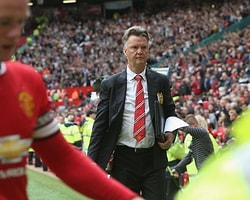 Van Gaal Savunma İstiyor