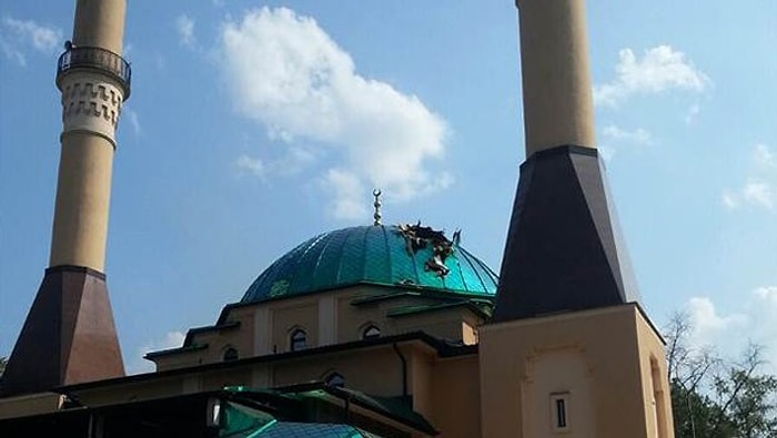 Donestk'teki İstanbul Ahat Camii'ne Havan Topu İsabet Etti