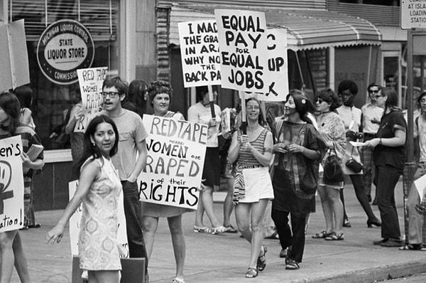 19. 1970 yılında eşit ücretlendirme için eylem yapan Kadın Kurtuluş Koalisyonu.
