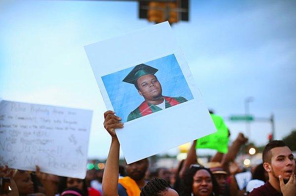 1. 9 Ağustos Cumartesi günü siyahî genç Michel Brown öldürüldü