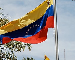 Venezuela'da Hükümet İstifa Etti