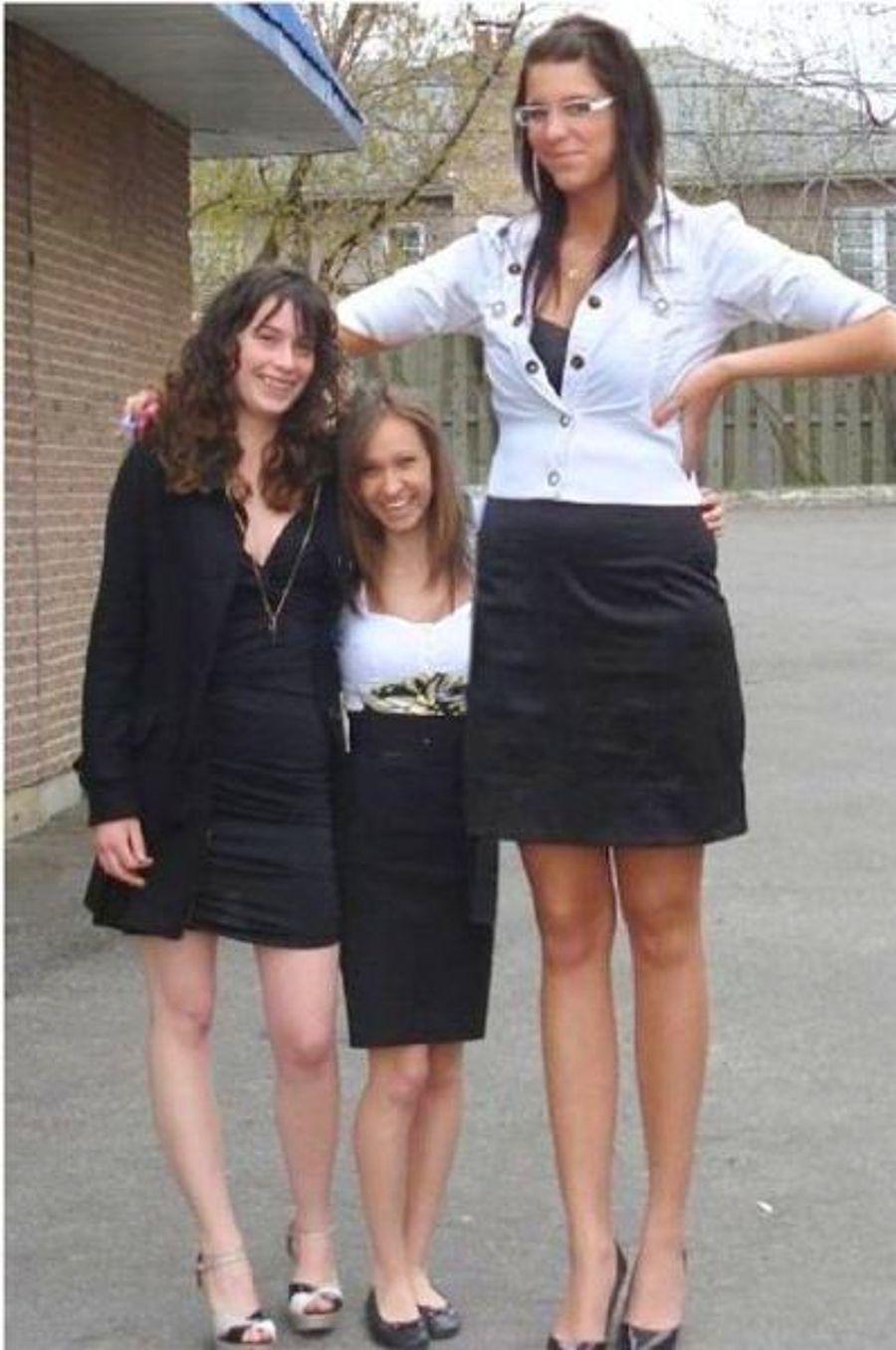 Tall girl katie. Высокие девушки. Высокий рост у девушки. Высокая девочка. Самая высокая девушка.