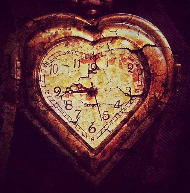 Часы сердечком