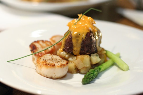 10. Sağlıklı ve kaliteli yemekler tüketin.