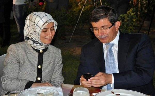 5. 1984’te jinekolog Sare Davutoğlu ile evlendi