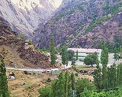 Hakkari'de Askeri Üsse Havanlı Saldırı