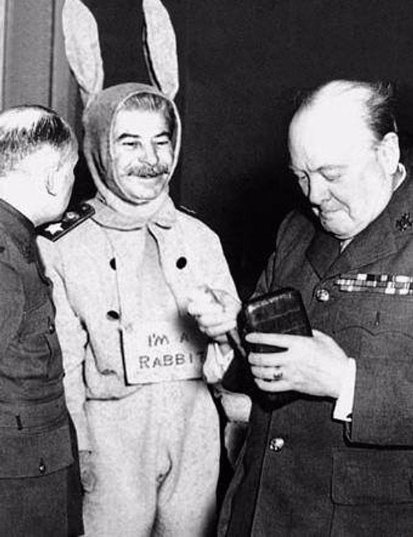 23. Stalin generalliğini kutluyor
