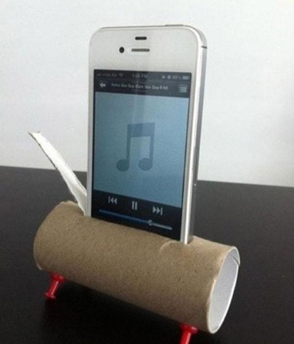 Hoparlörden konuşmak ya da telefondan müzik dinlemek için tuvalet kağıdından basit ve kullanışlı aparat...