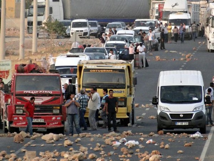 Mardinli Çiftçilerin Yol Kapatma Eylemi Sürüyor