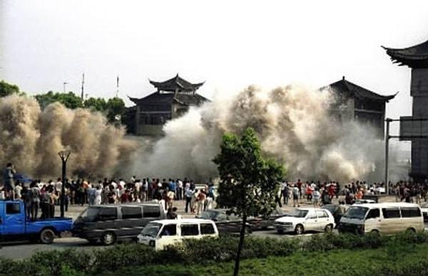 26. Güneydoğu Asya'daki felaketle "tsunami"nin ne demek olduğunu öğrendik.